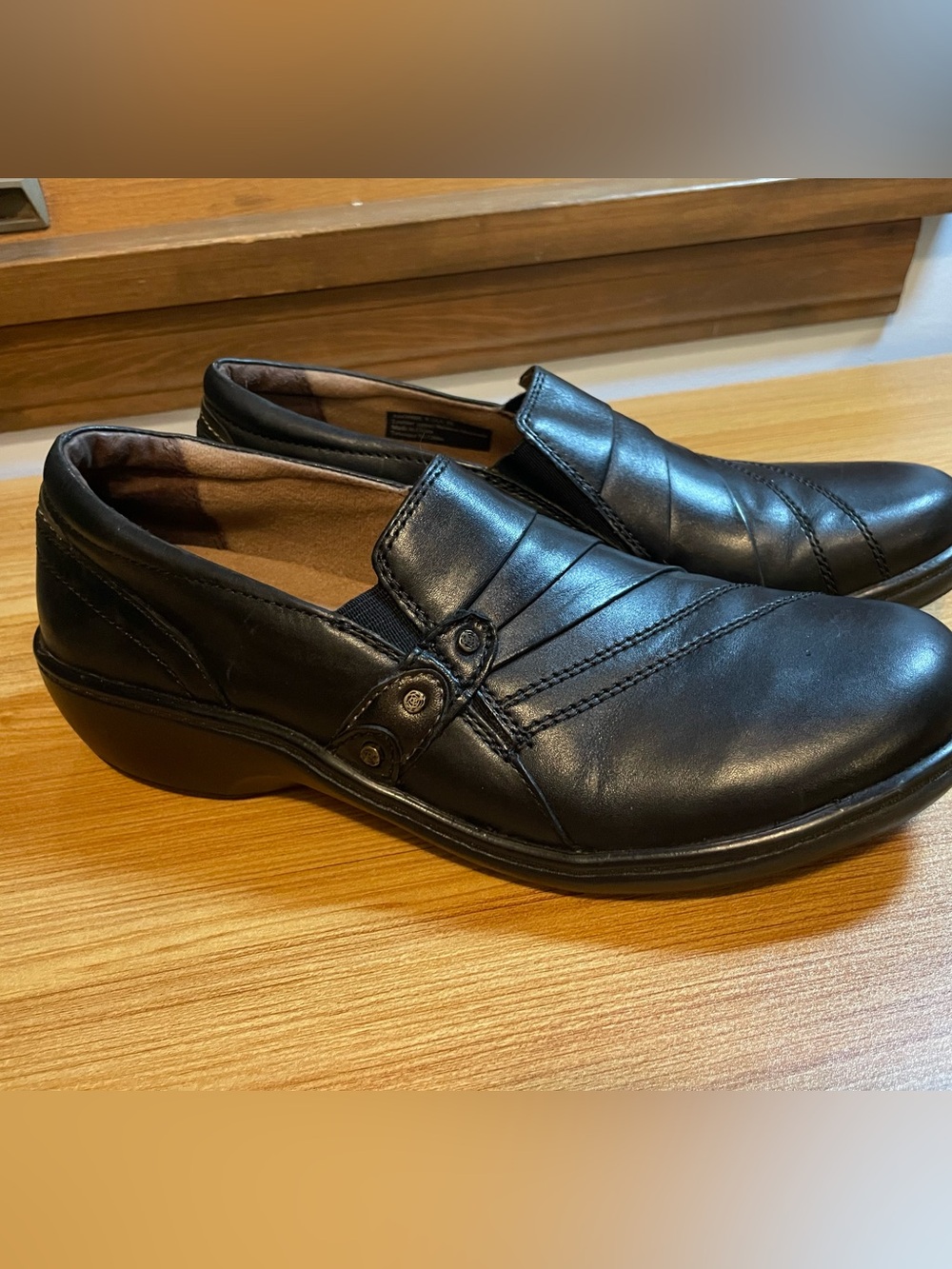 Aravon Danielle Black Slip-On Comfort Loafers